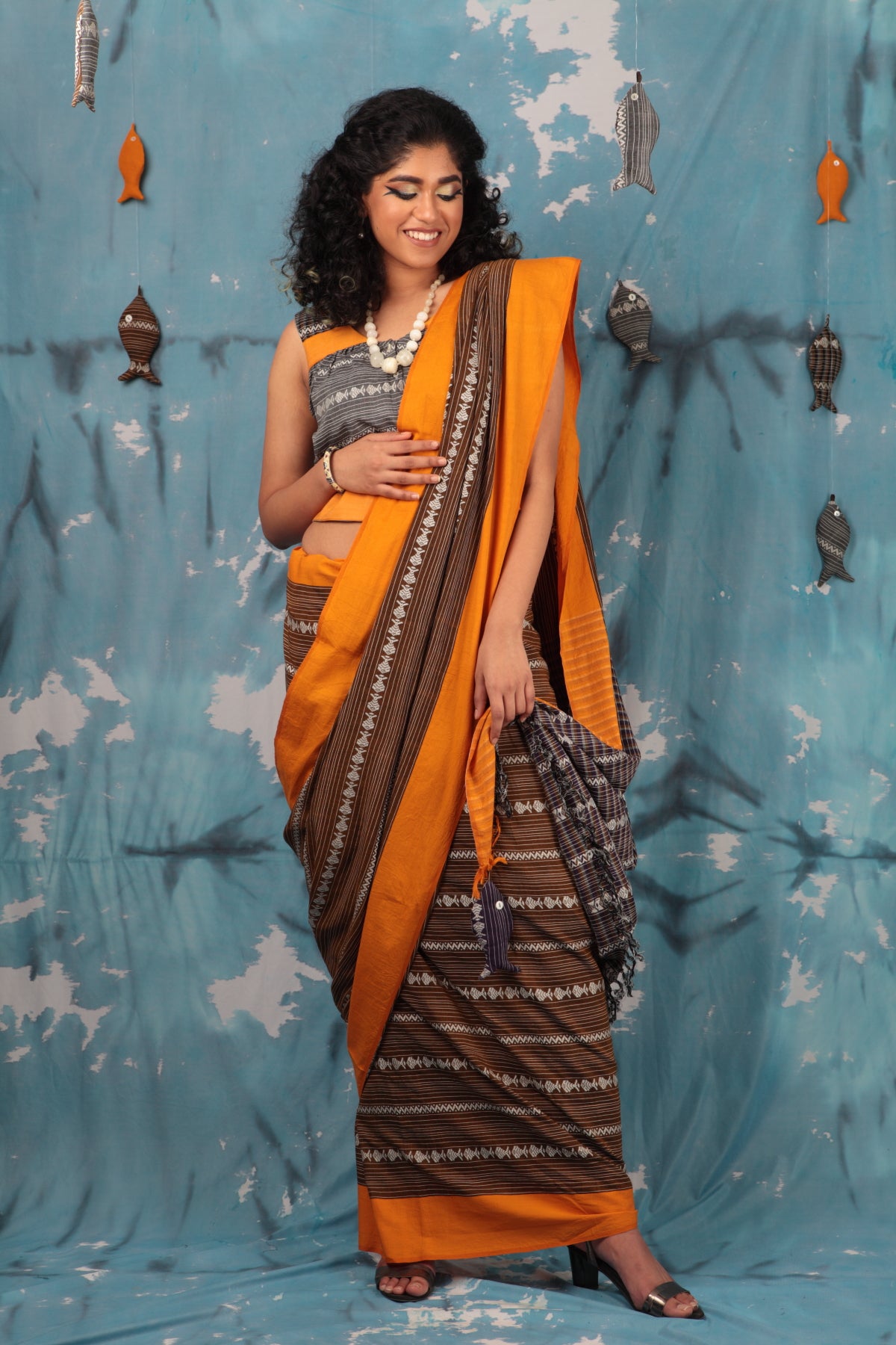 Maach Sunehri | Handwoven Begumpur Cotton Saree