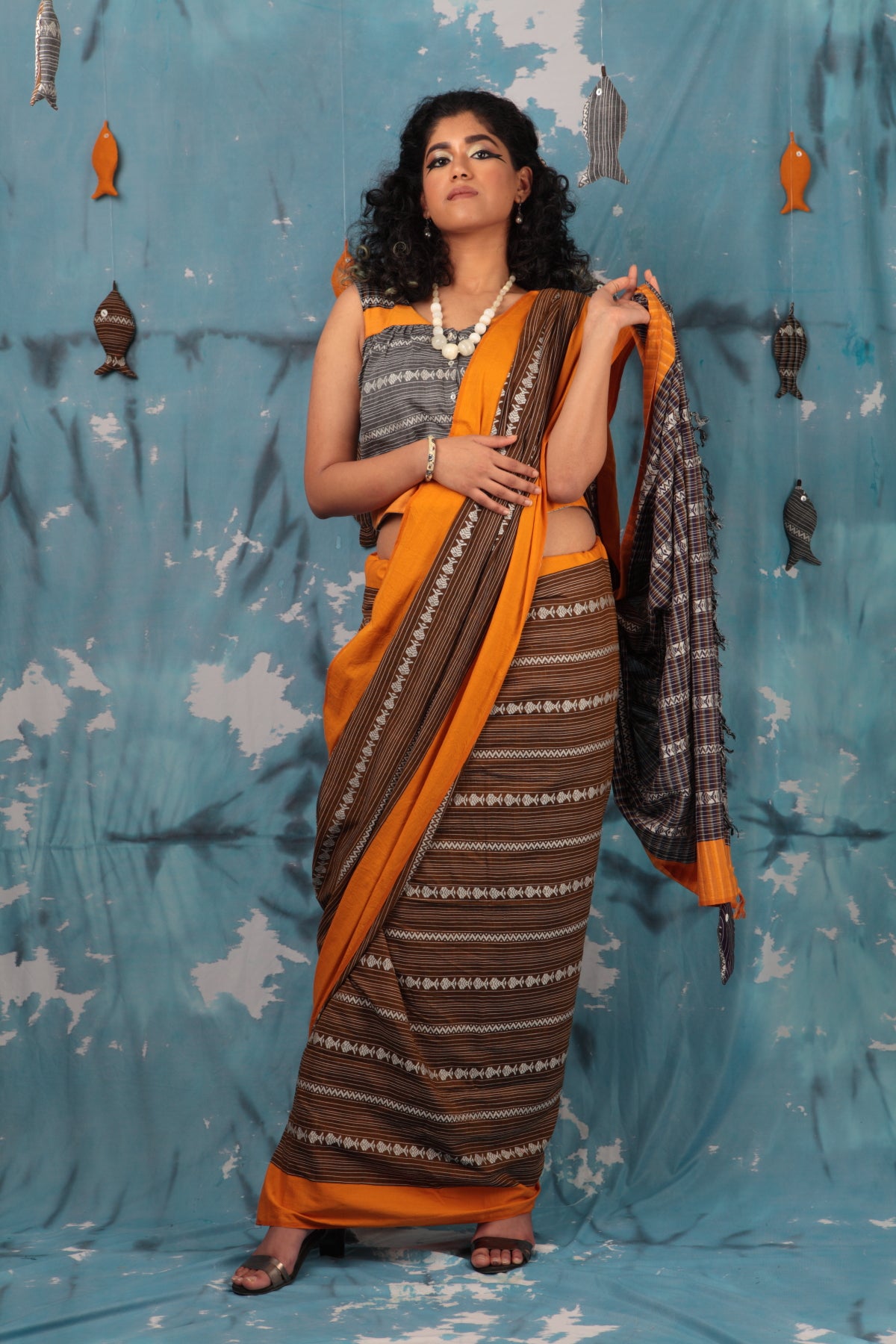 Maach Sunehri | Handwoven Begumpur Cotton Saree