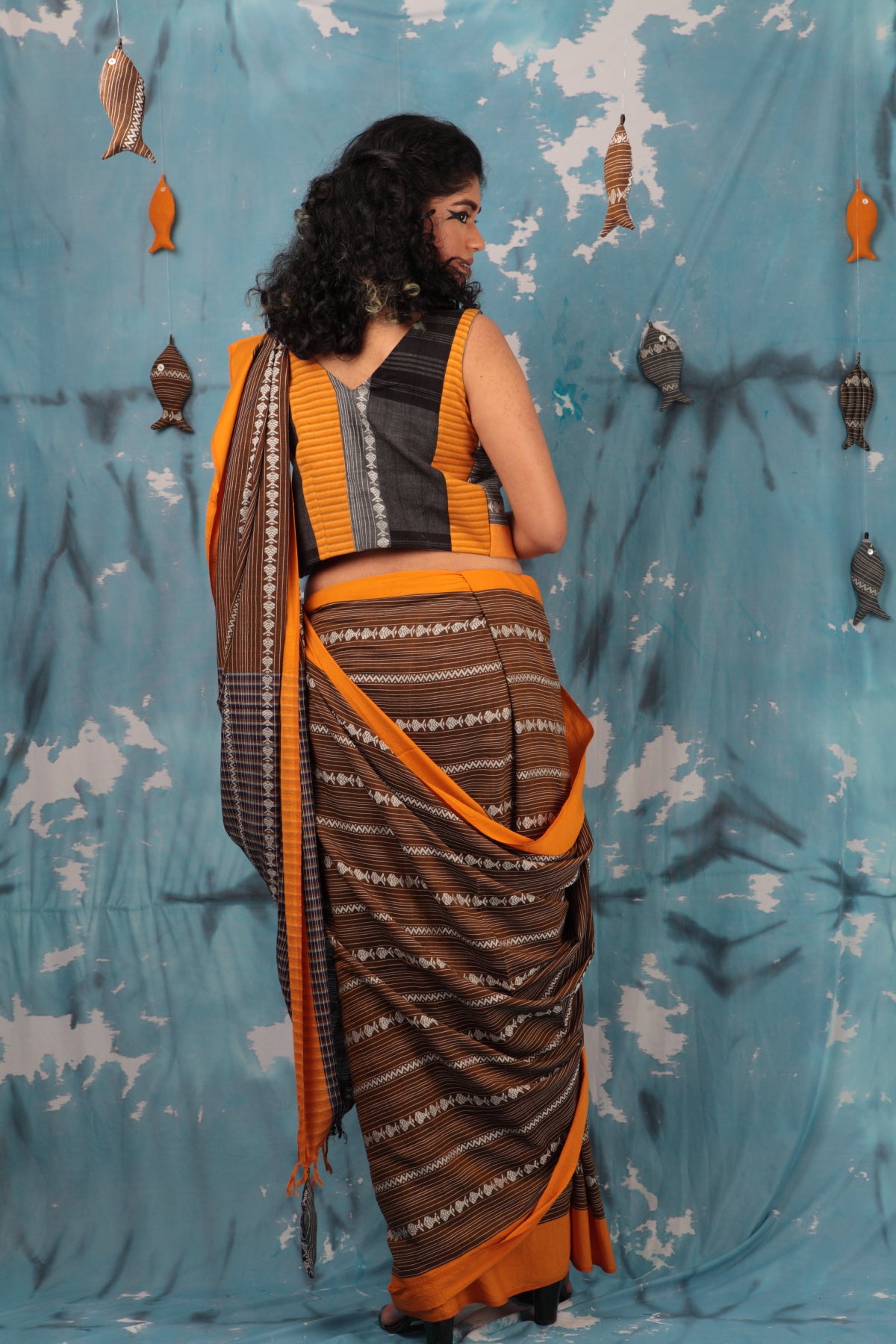 Maach Sunehri | Handwoven Begumpur Cotton Saree
