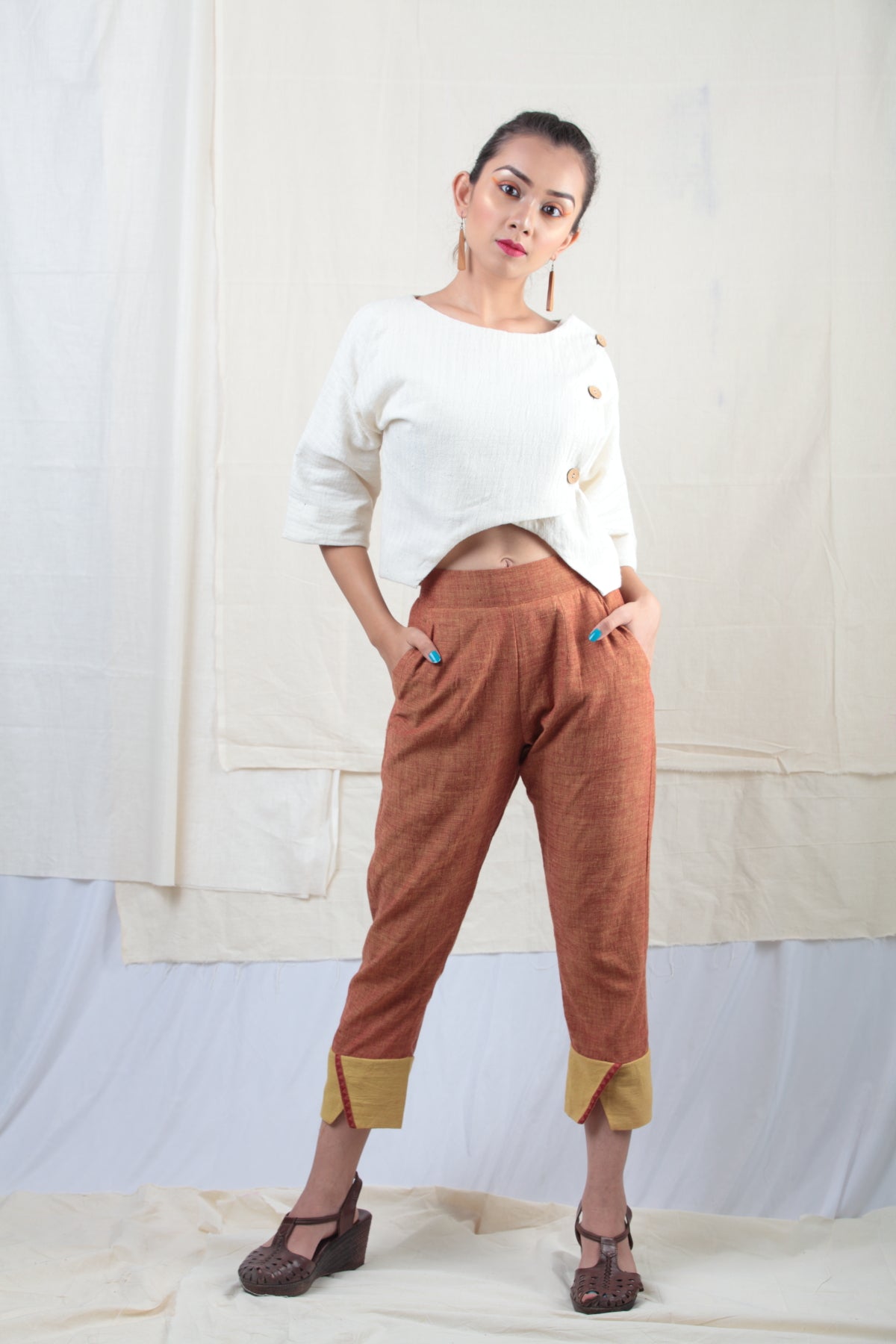 Anar | Handwoven Cotton Cropped Trousers