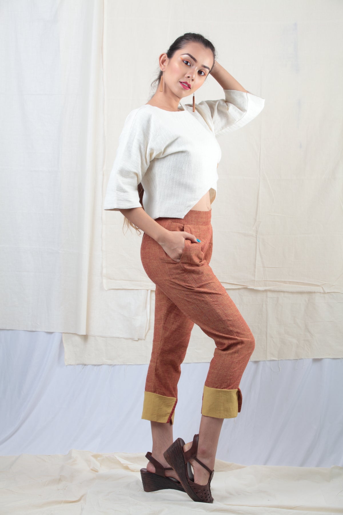 Anar | Handwoven Cotton Cropped Trousers